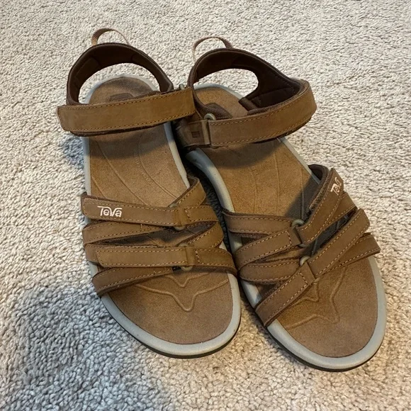 BRAND NEW Teva Tan Strappy Sandals - Picture 2 of 5